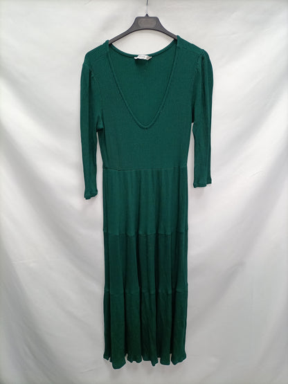 STRADIVARIUS. Vestido largo verde T.l