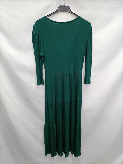 STRADIVARIUS. Vestido largo verde T.l