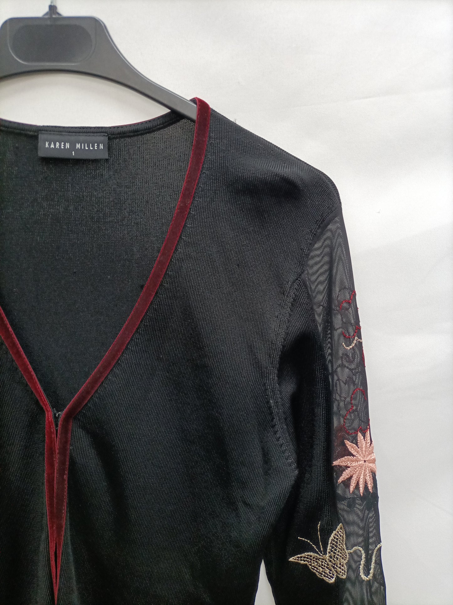 KAREN MILLEN. top negro bordado T.1(s)