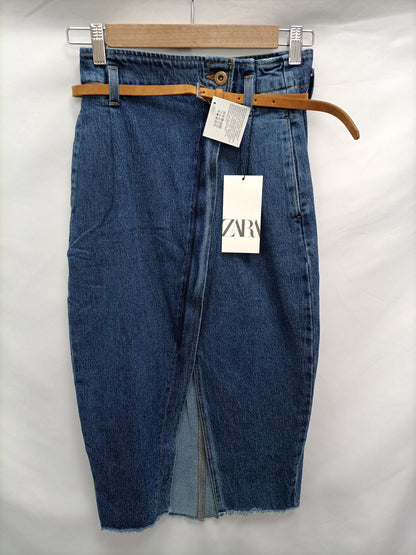 ZARA. Falda denim cremallera T.xs