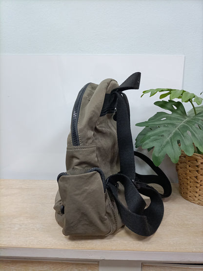 SENDA. Mochila verde lona