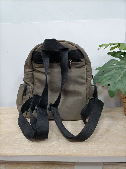 SENDA. Mochila verde lona