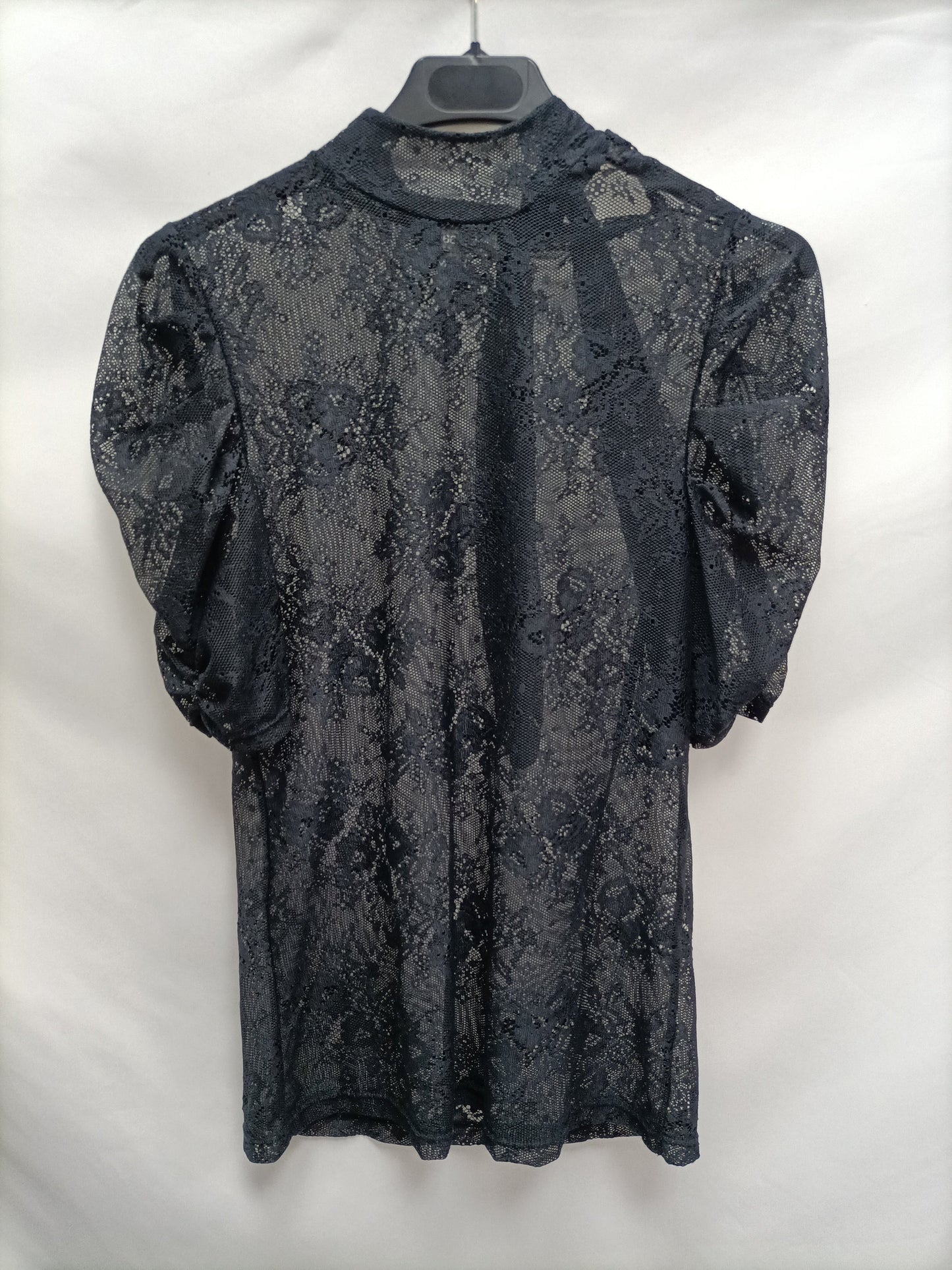 BERSHKA.Top encaje azul T.m