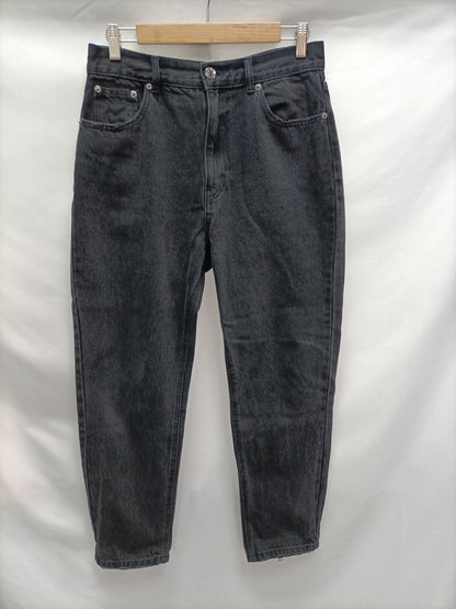 PULL&BEAR. Pantalón negro denim   T.40