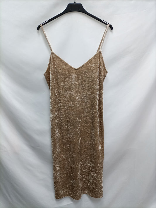 MANGO. Vestido midi terciopelo   T.s