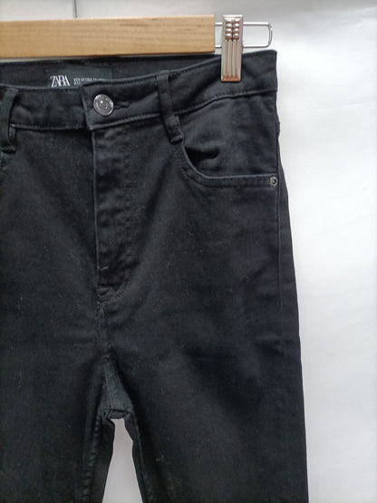 ZARA. Black skinny pants, size 40