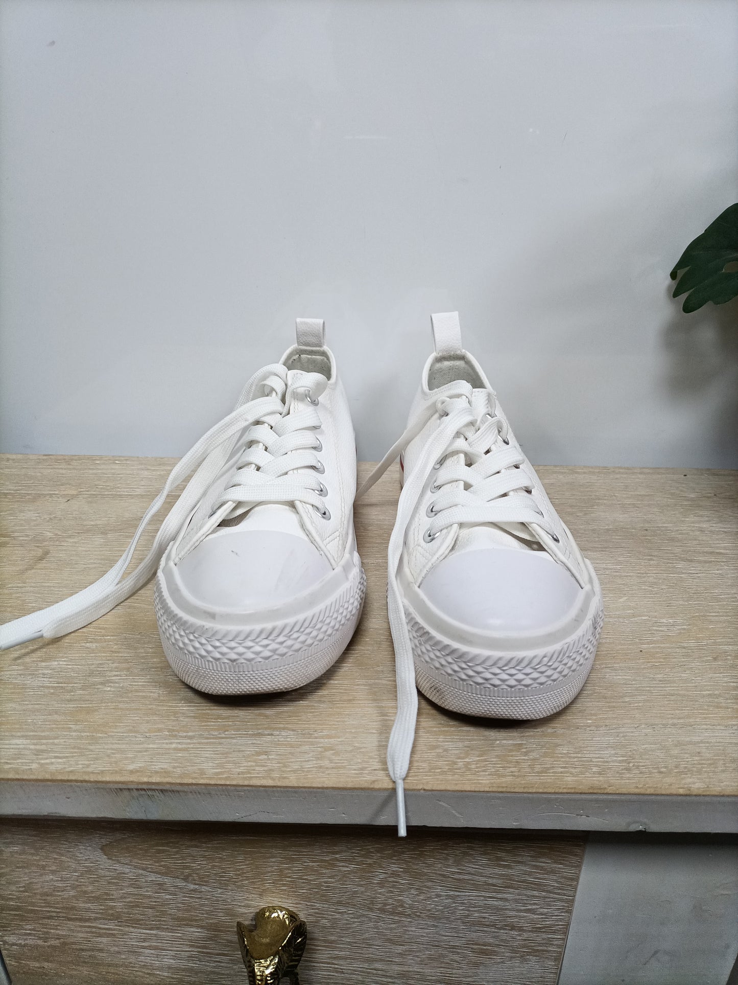 PRIMARK. zapatillas blancas polipiel T. 38