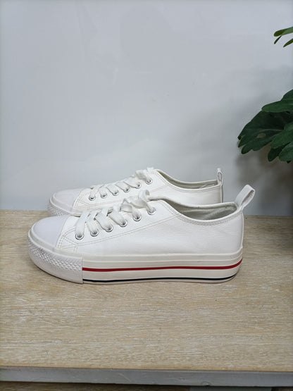 PRIMARK. zapatillas blancas polipiel T. 38