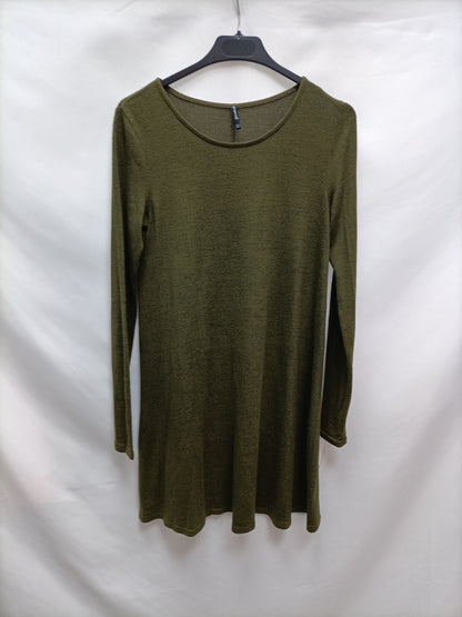 STRADIVARIUS. Vestido verde corto T.s