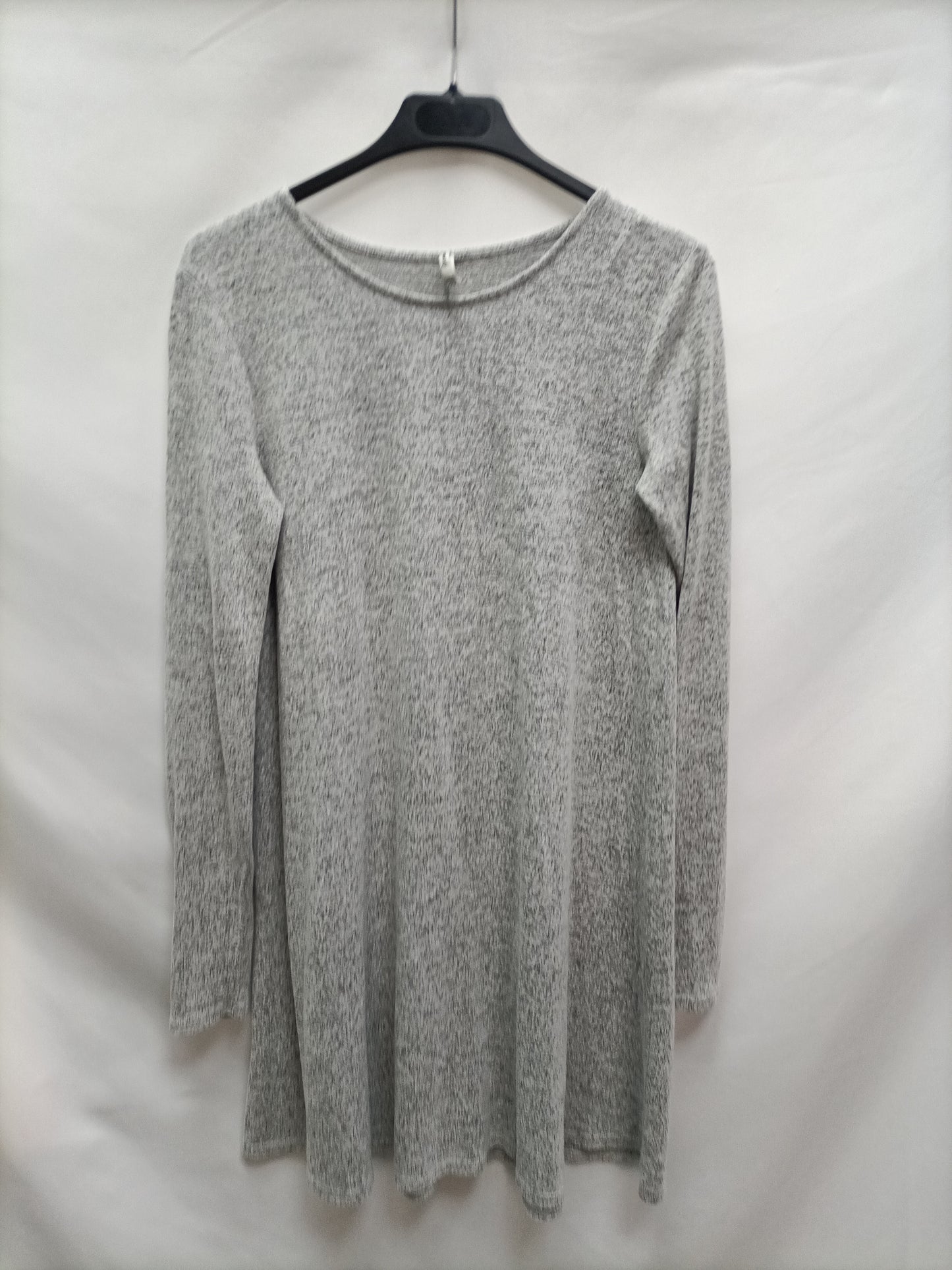 STRADIVARIUS. Vestido gris corto T.s