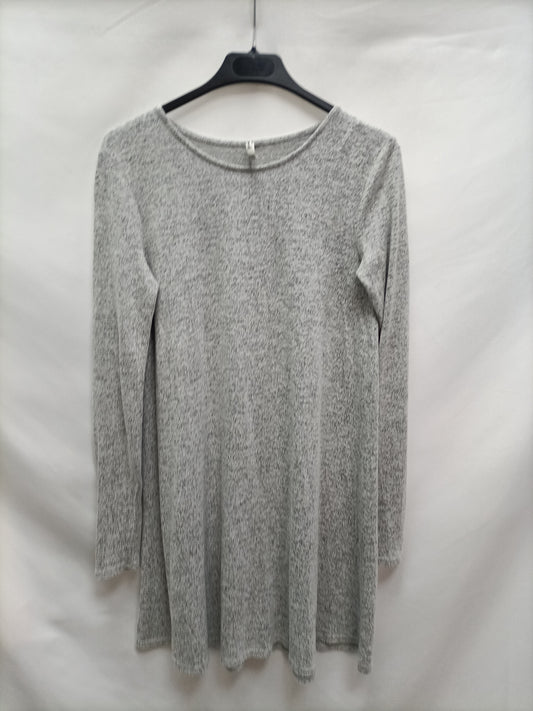STRADIVARIUS. Vestido gris corto T.s