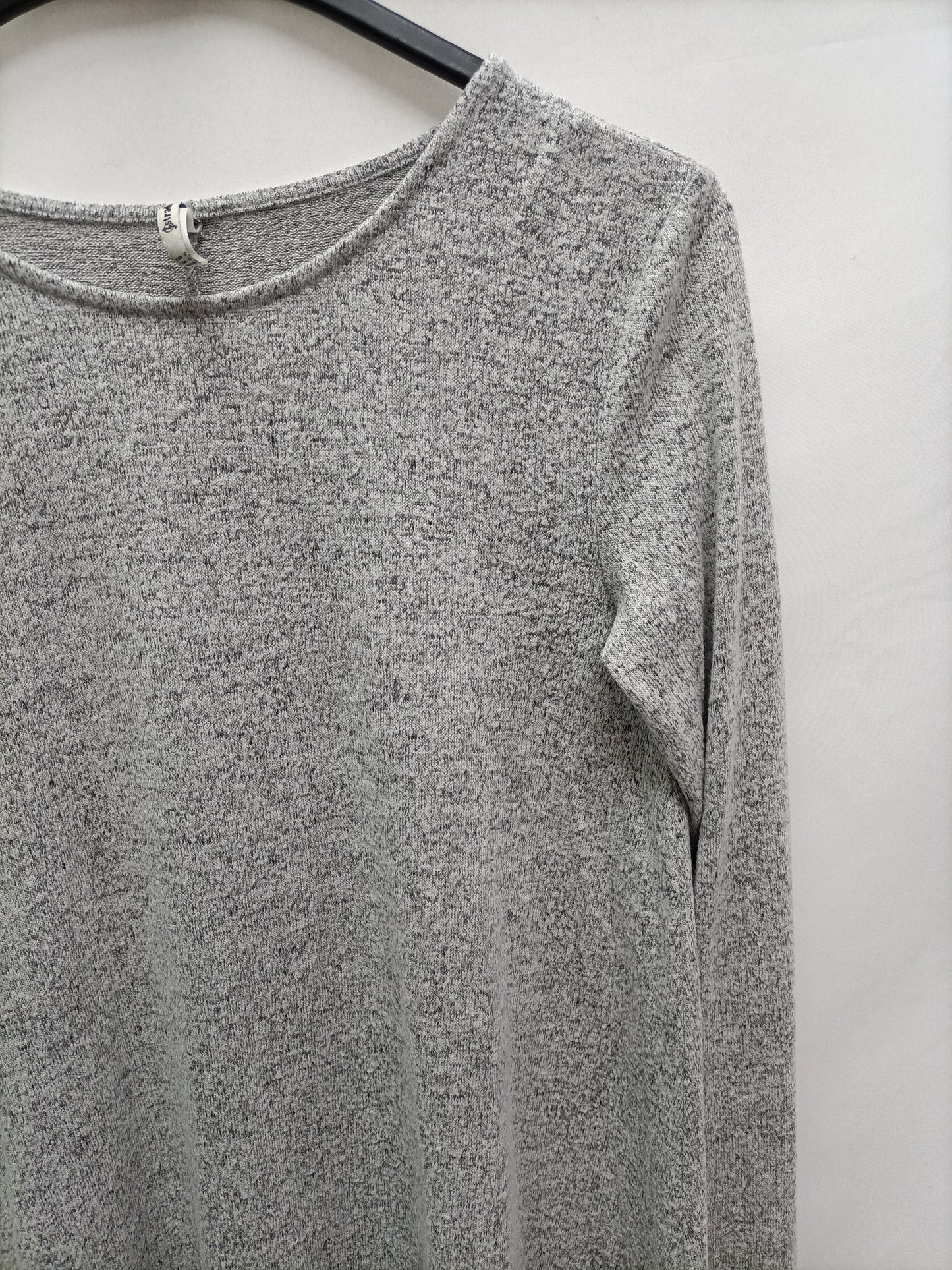 STRADIVARIUS. Vestido gris corto T.s