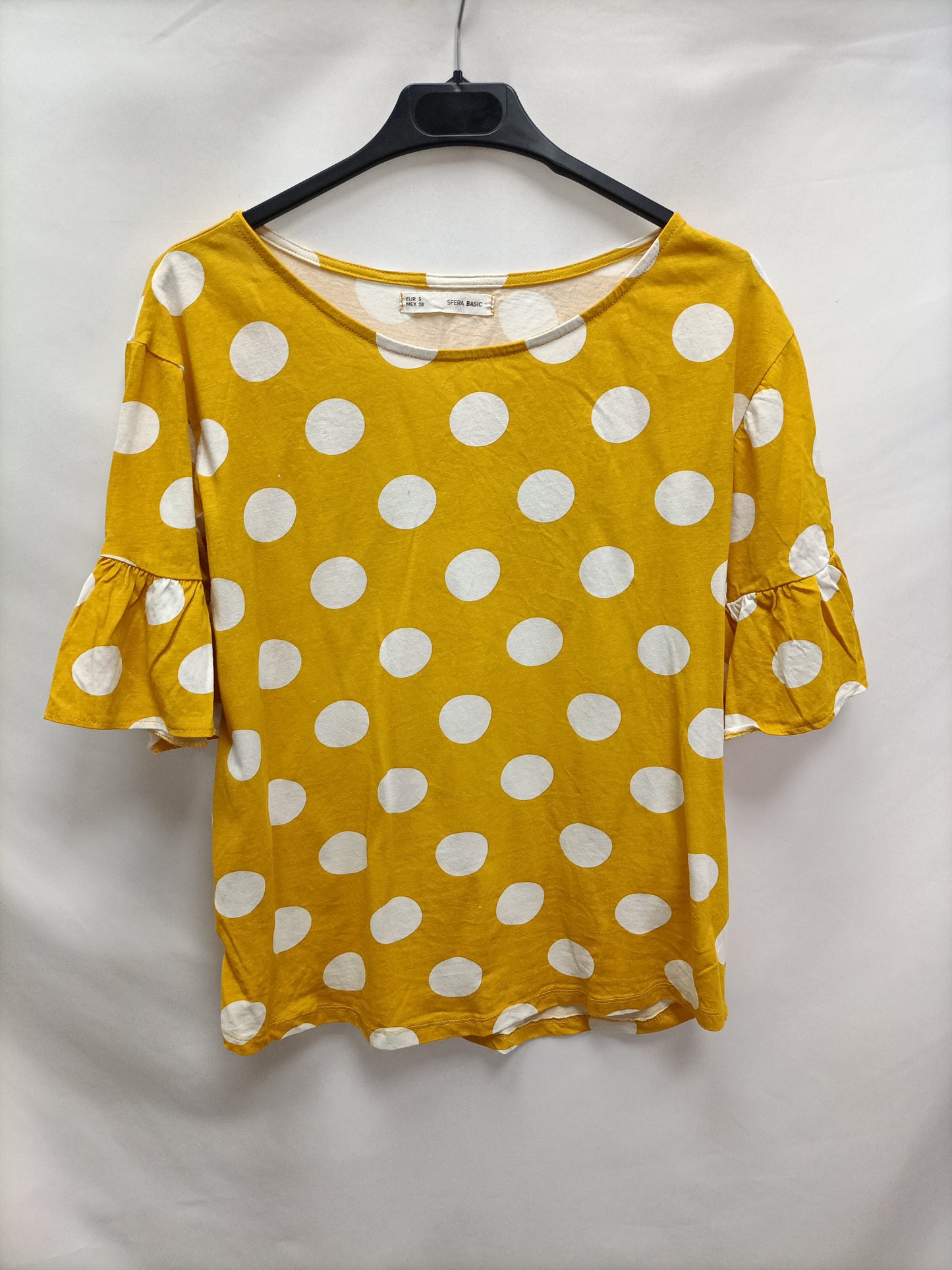 SFERA. Camiseta mostaza lunares T.s