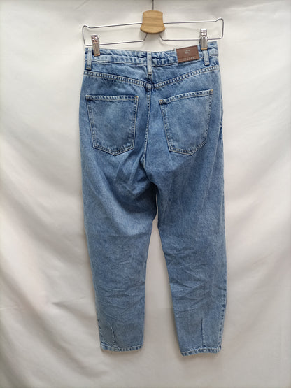 INSIDE. Pantalón slouchy rotos T.36