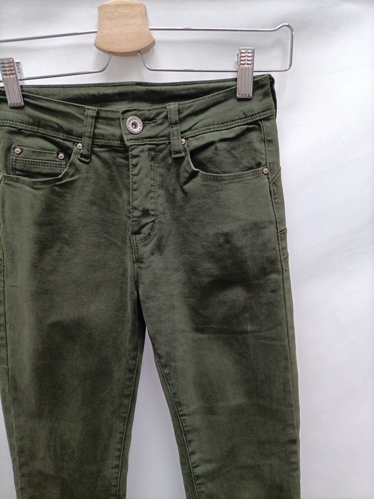 OTHERS. Green skinny pants size 34