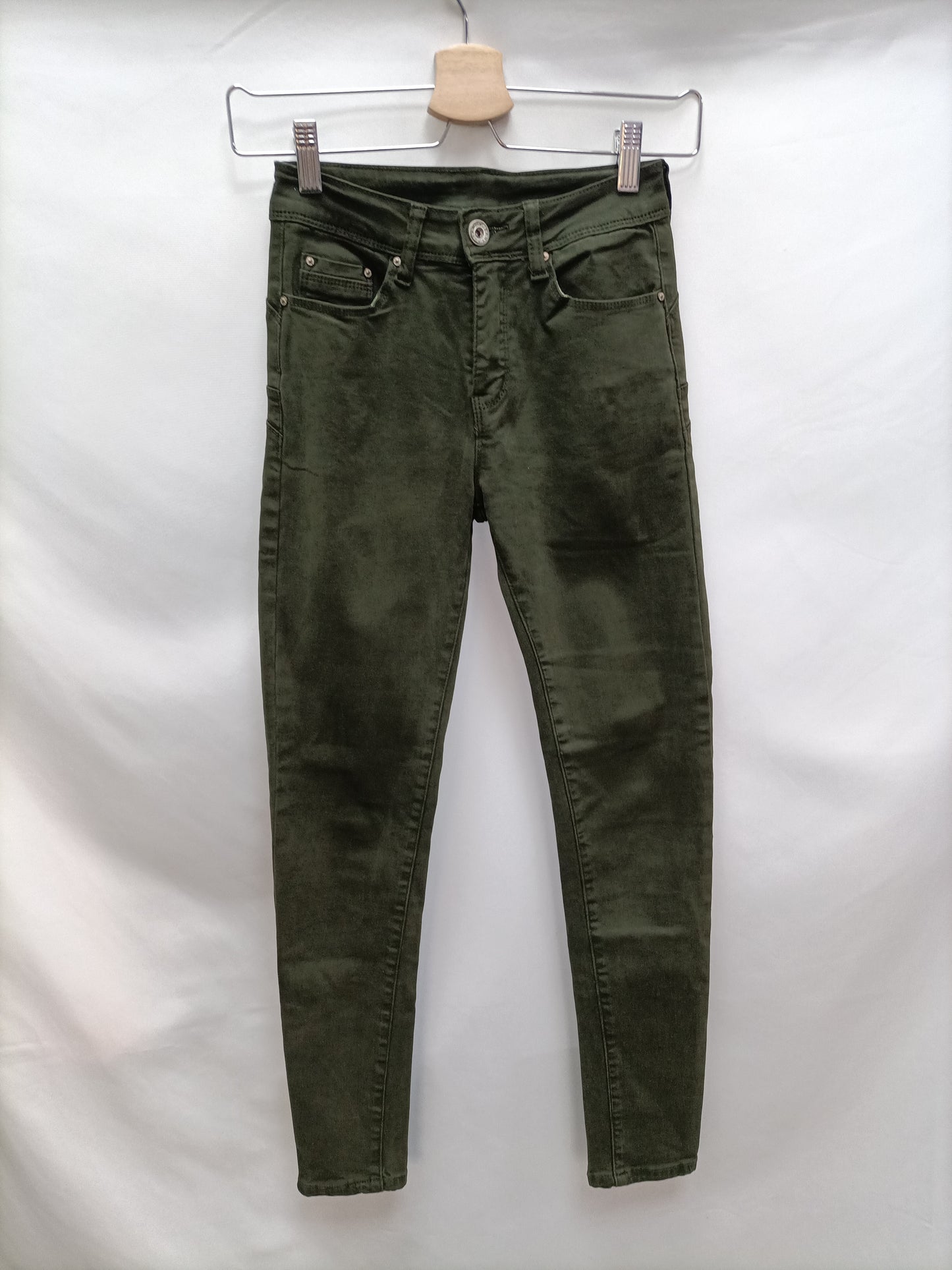 OTHERS. Green skinny pants size 34