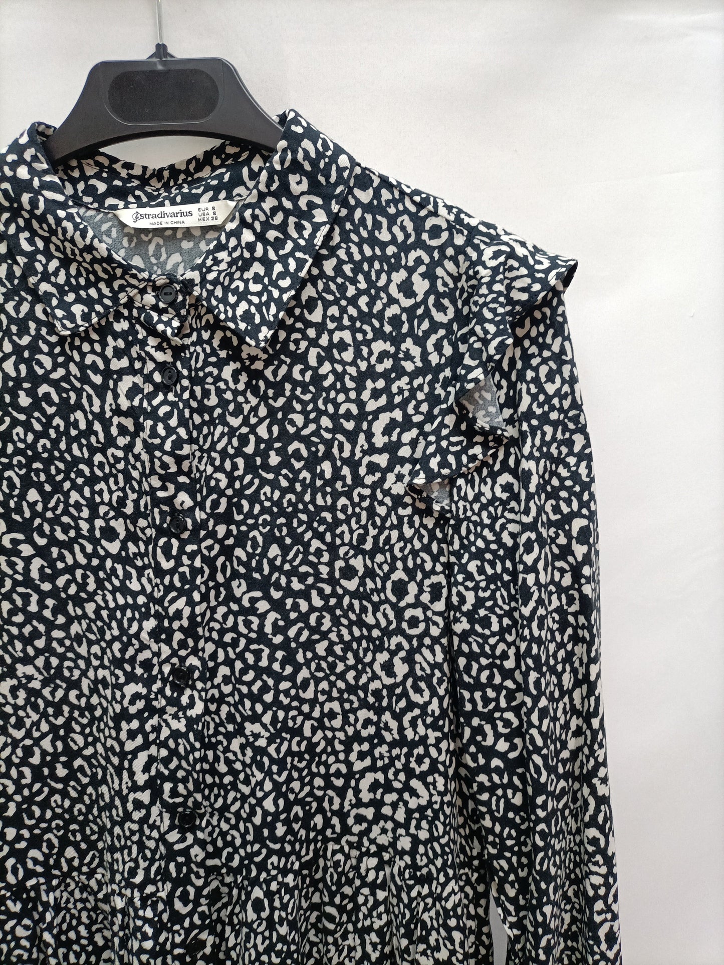 STRADIVARIUS. Vestido animal print T. S