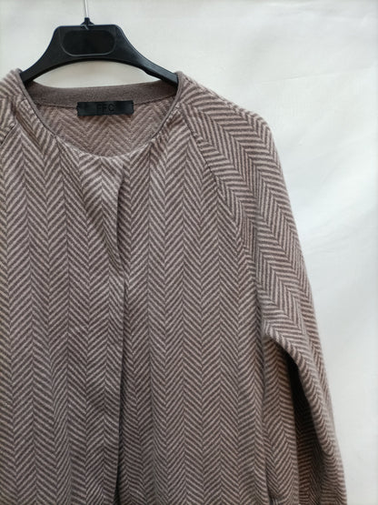 FFC. Grey and pink cardigan, size XL