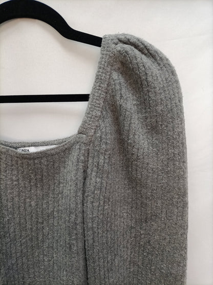 ZARA. Jersey gris mangas T.s