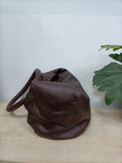 GALMOR. Bolso marrón saco