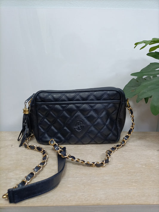 GIOVANA. Quilted blue bag