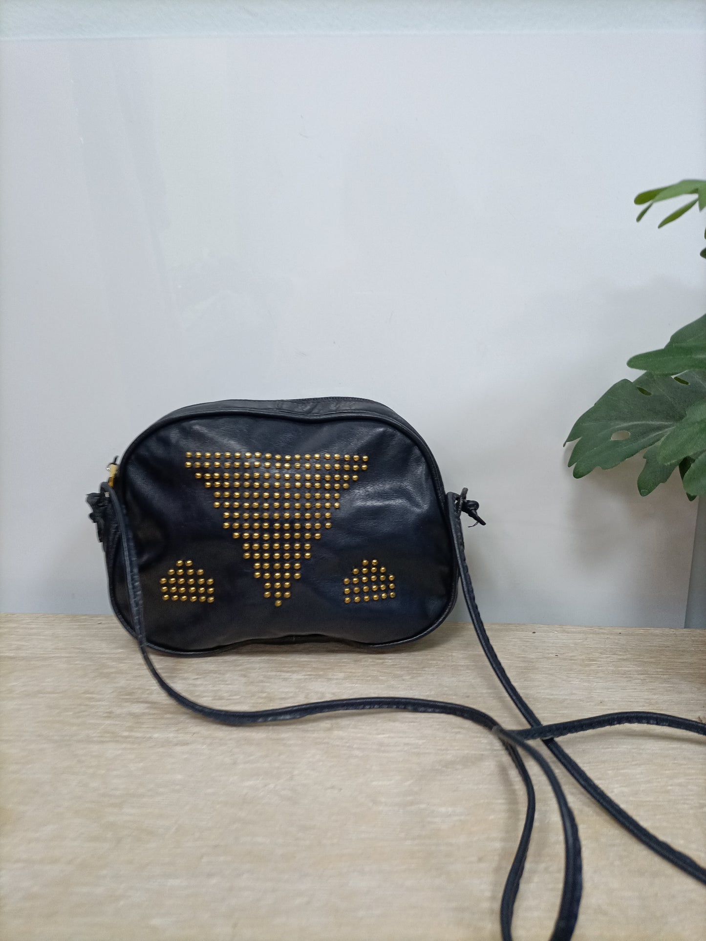 ACOSTA. Bolso azul tachuelas