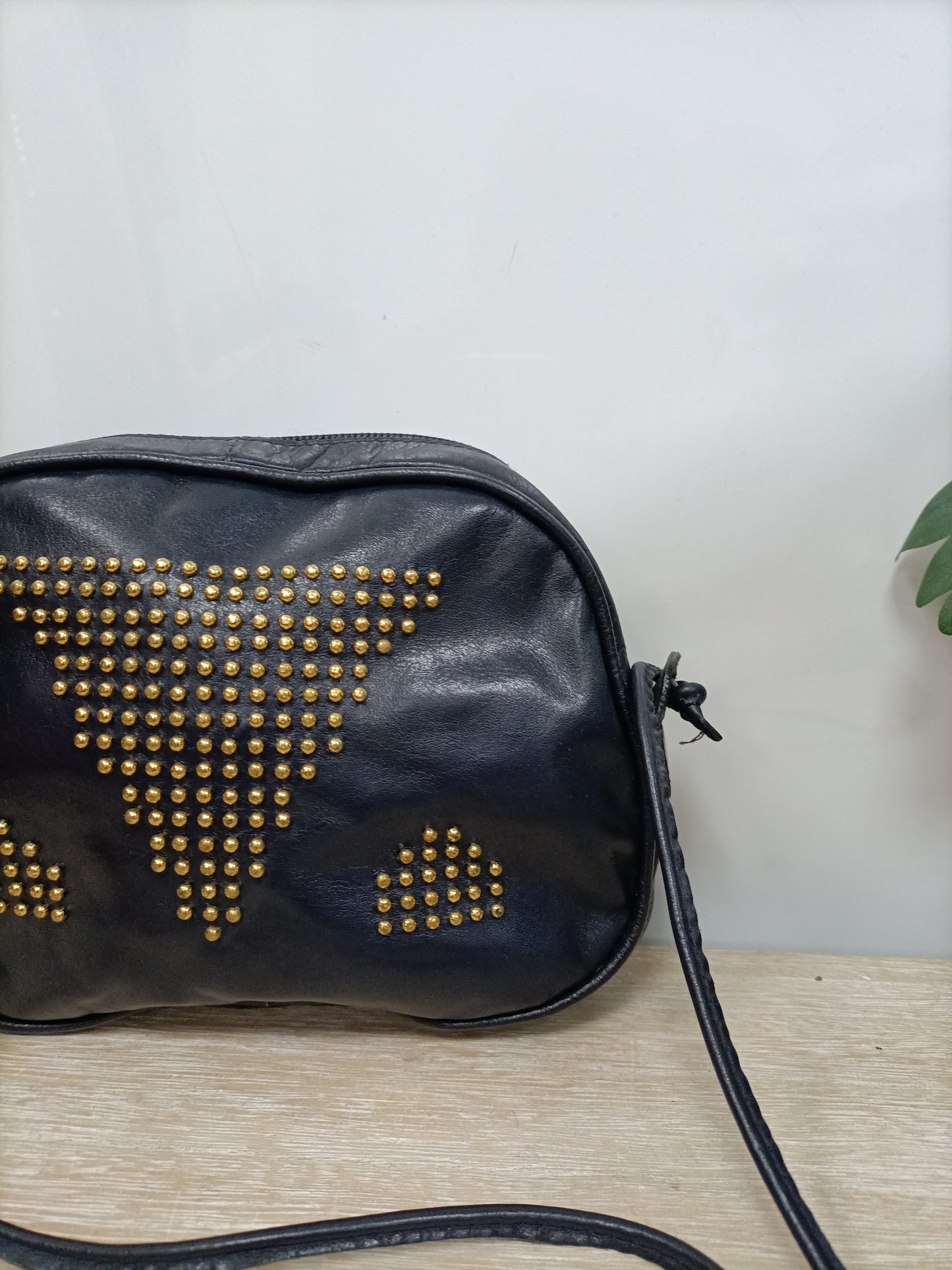 ACOSTA. Bolso azul tachuelas