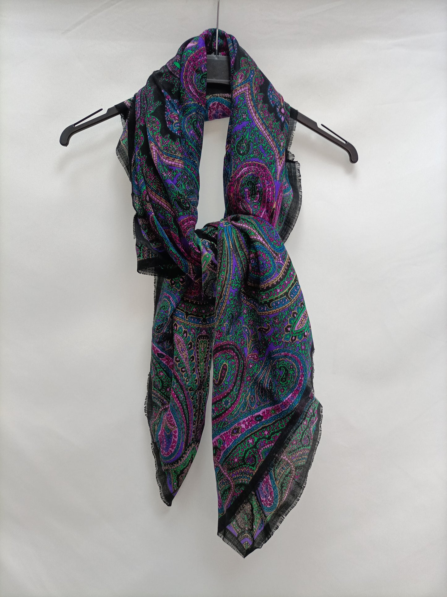 OTRAS. Fular amebas negro