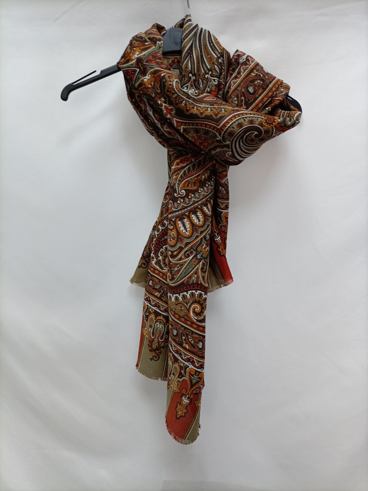 OTRAS. Fular amebas tonos tierra