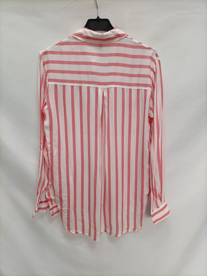 STRADIVARIUS. Blusa rayas y rosas T.s