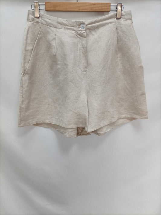 OYSHO. Pantalón corto beige T.m