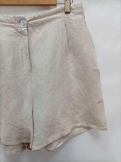 OYSHO. Pantalón corto beige T.m