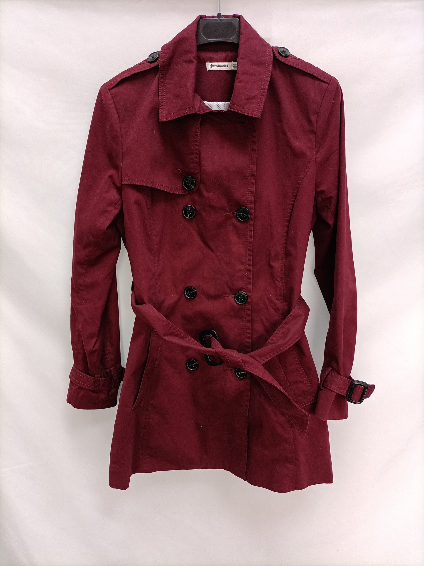 STRADIVARIUS. Burgundy Ts trench coat