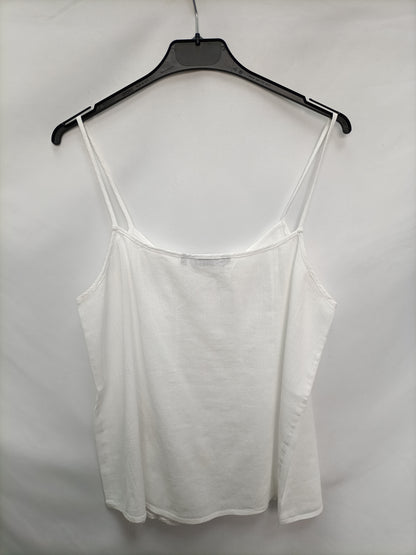 QRM. Top blanco troquelado T.m