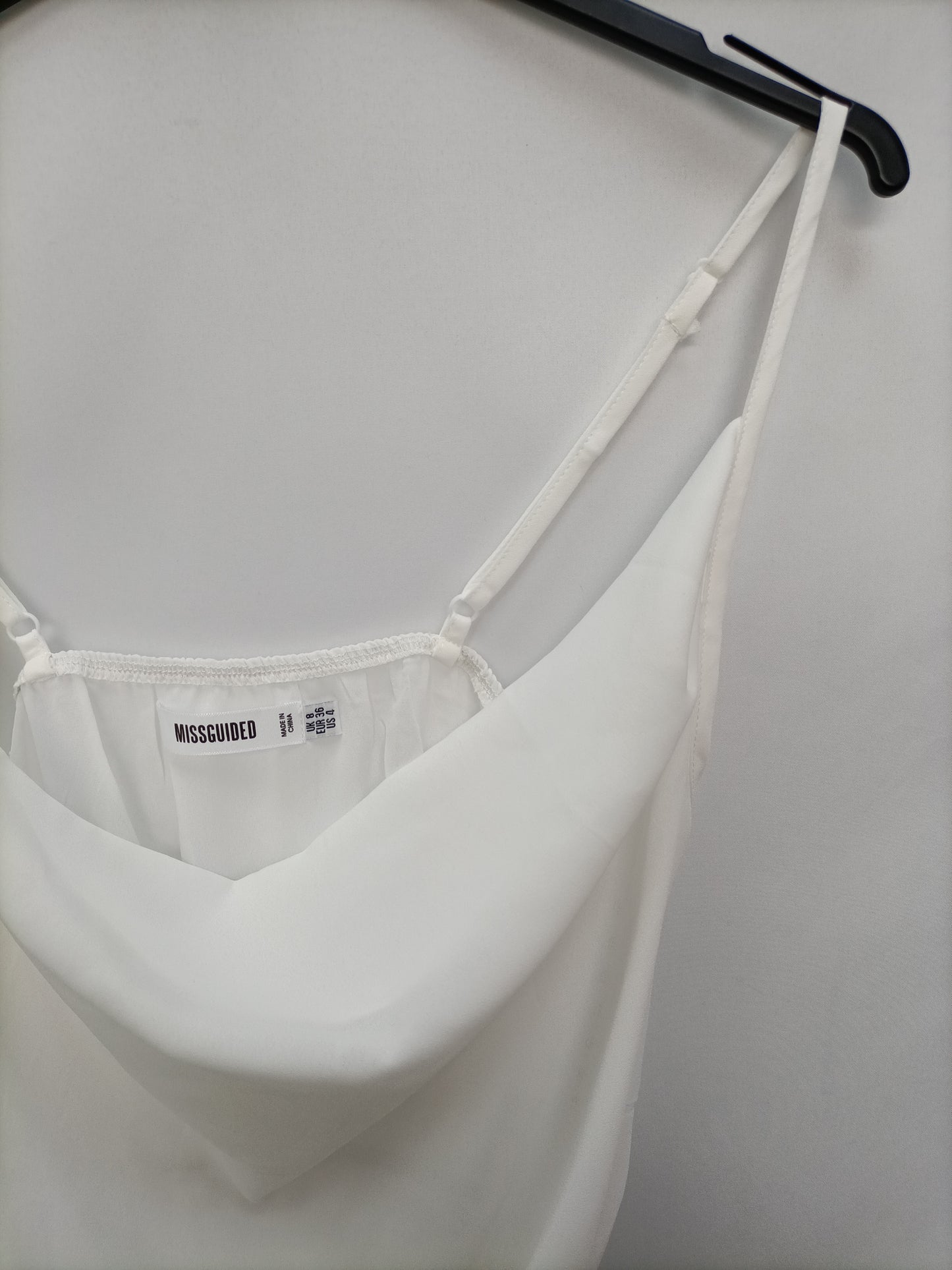 MISSGUIDED. Fluid white bodysuit T.36