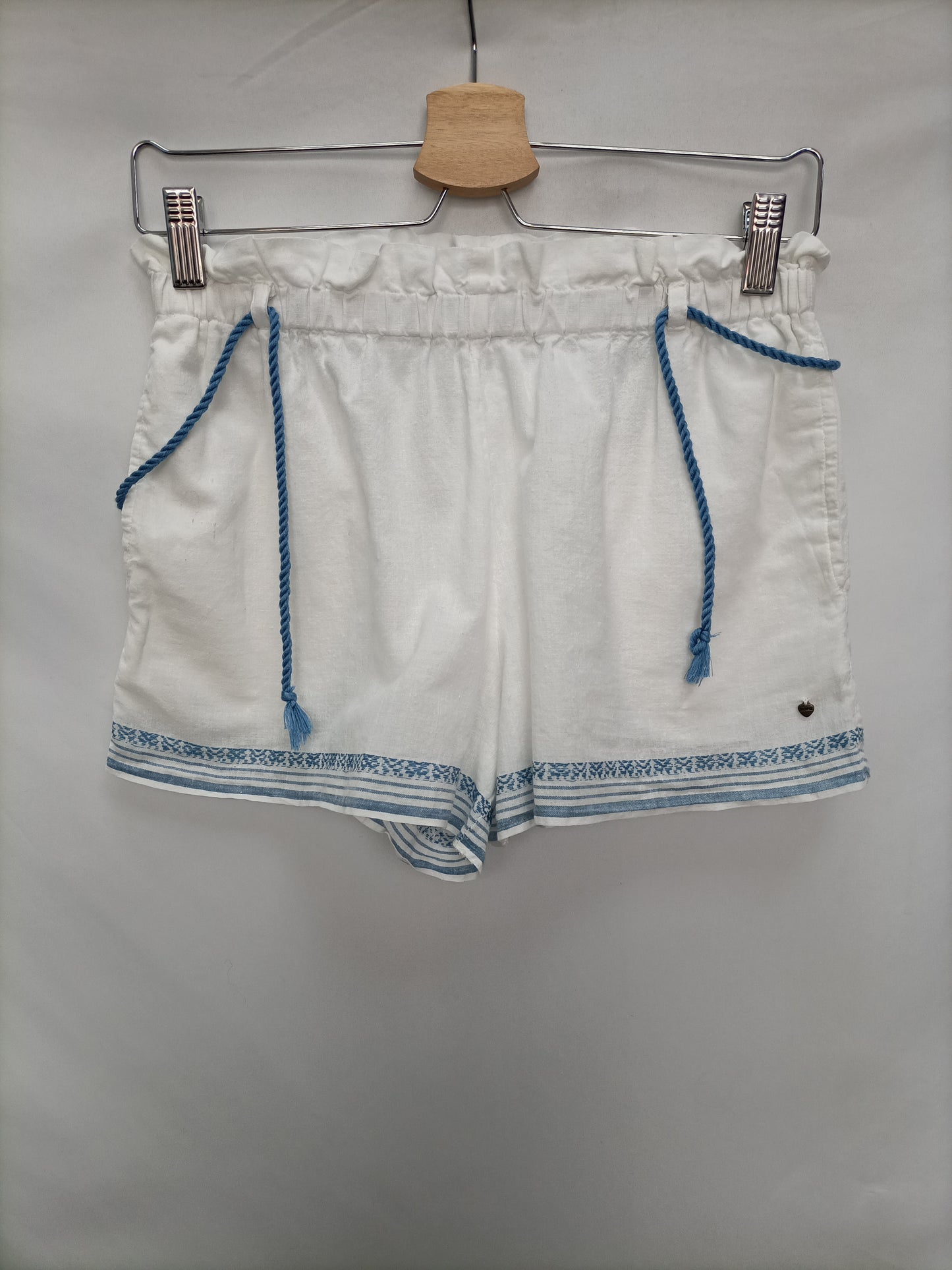 BROWNIE. Shorts blanco bordado T.xs/s