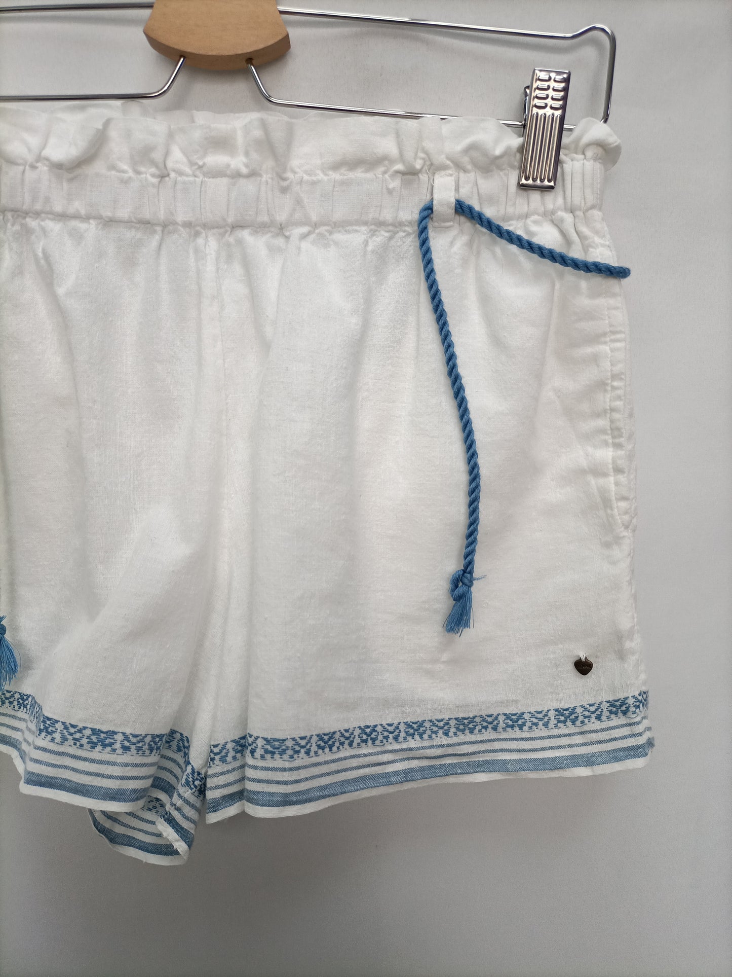 BROWNIE. Shorts blanco bordado T.xs/s