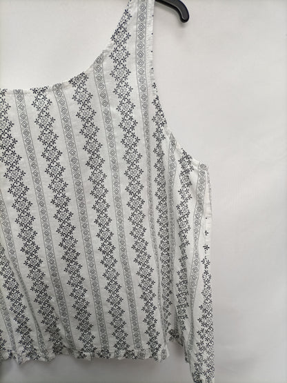 RENATTA&CO. Blusa blanca flores T.u (s)