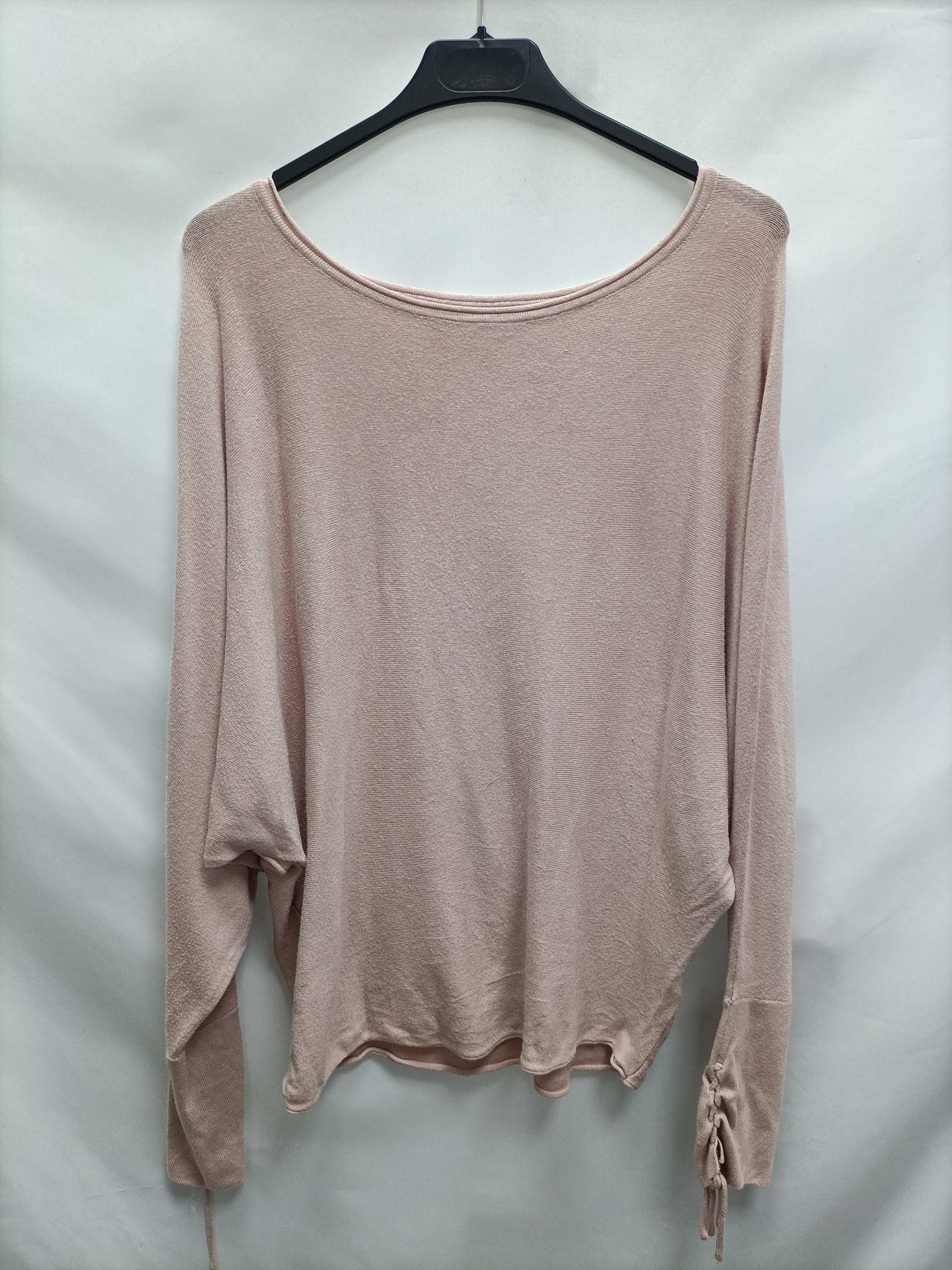 STRADIVARIUS. Pink T-shirt with strings