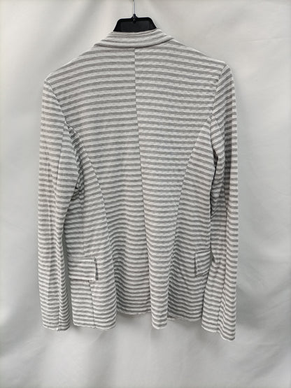 OTHERS. Gray and white striped blazer Ts