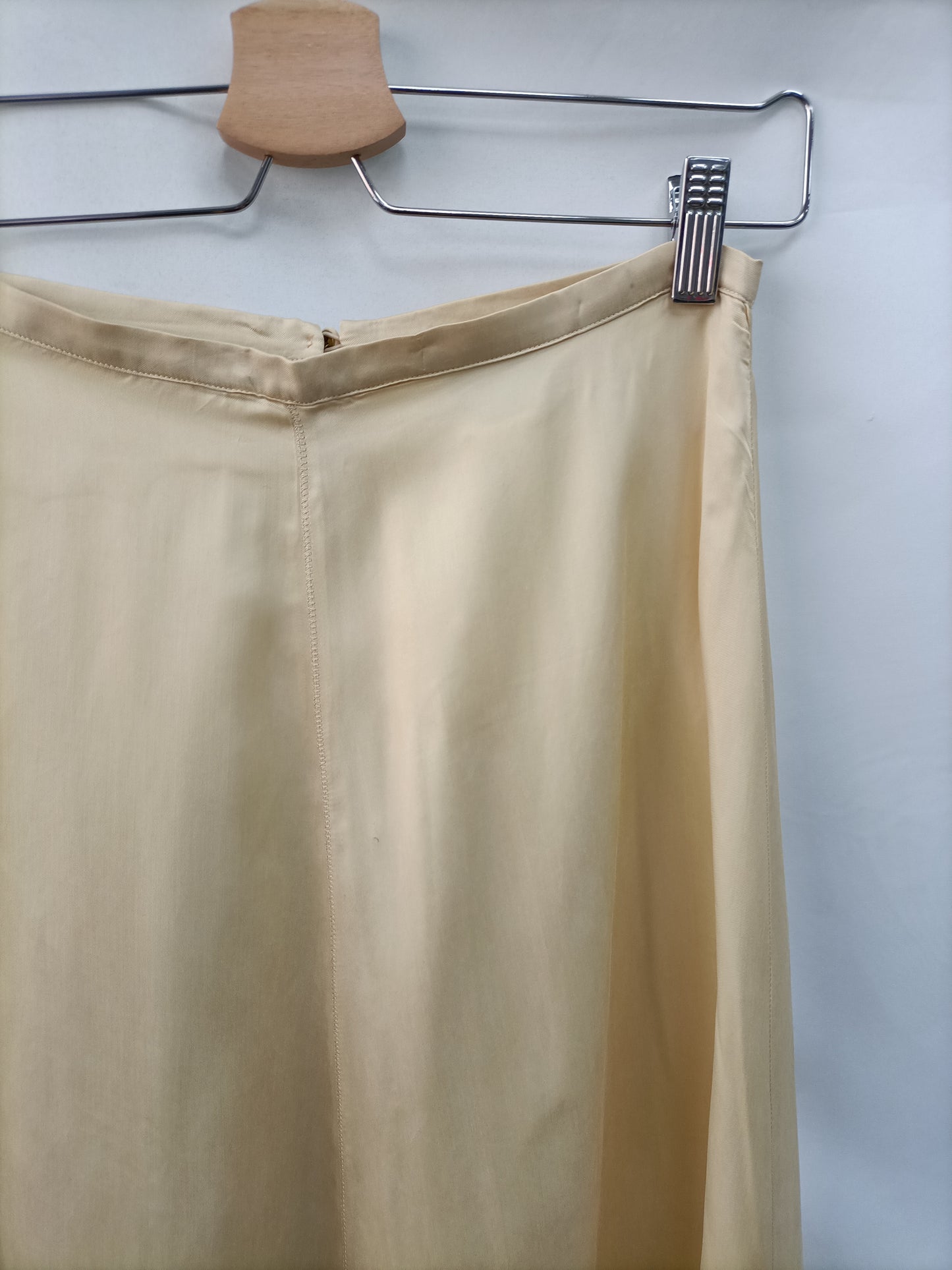 FORTE FORTE. Falda midi amarilla T.34