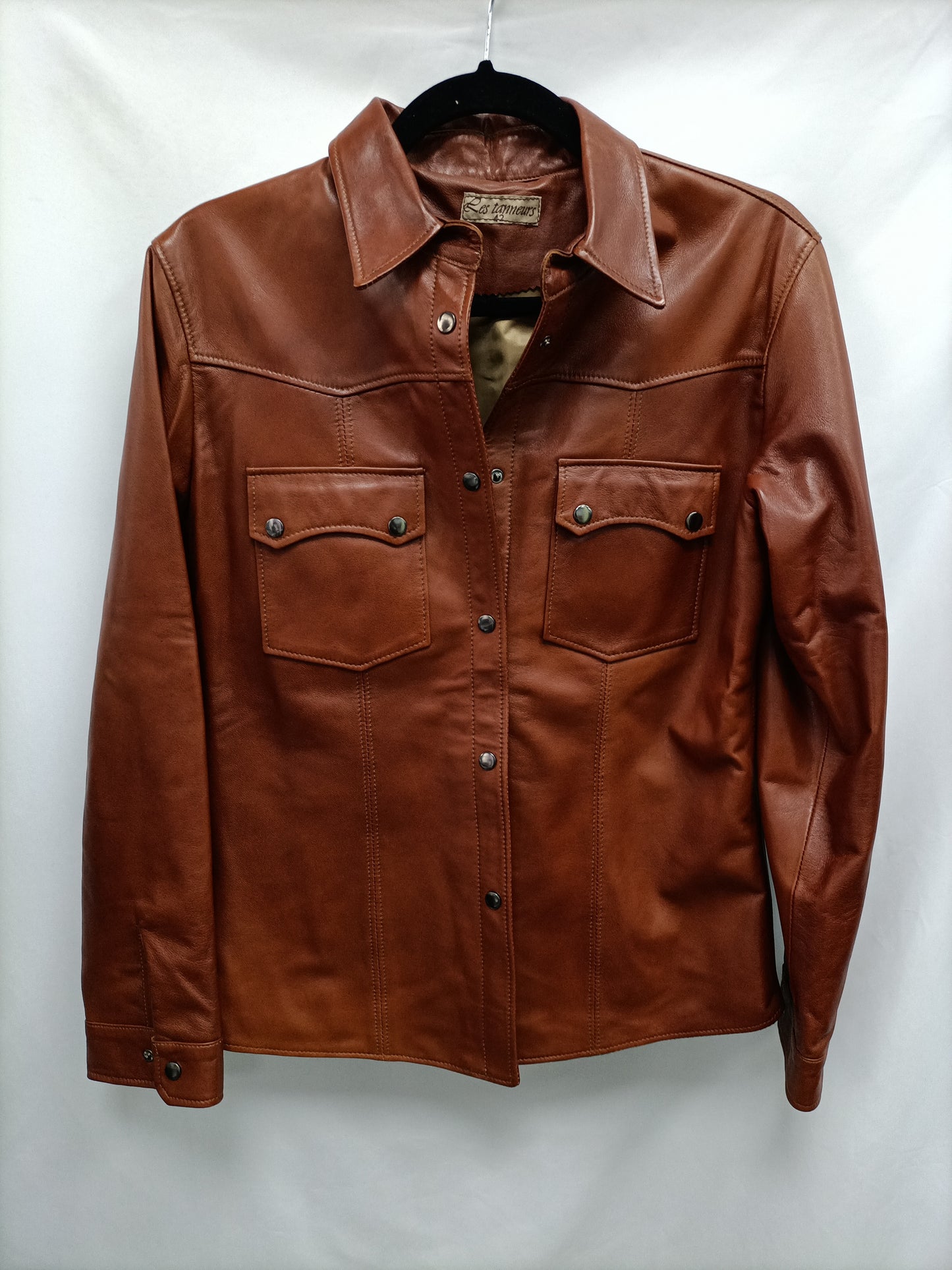 LES TANNEURS. Camel leather jacket T.42(s)