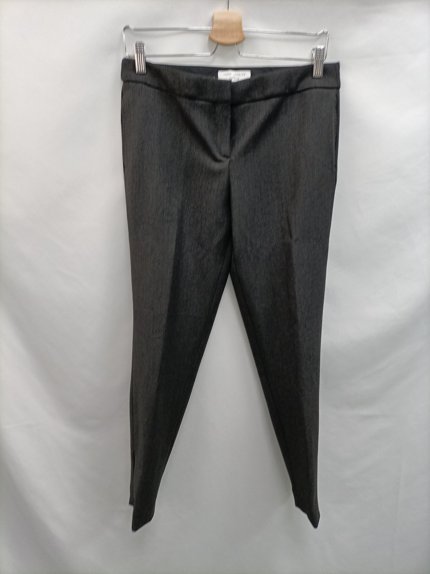 JORGE VÁZQUEZ BY SISTESIS. Grey pleated trousers, size 38