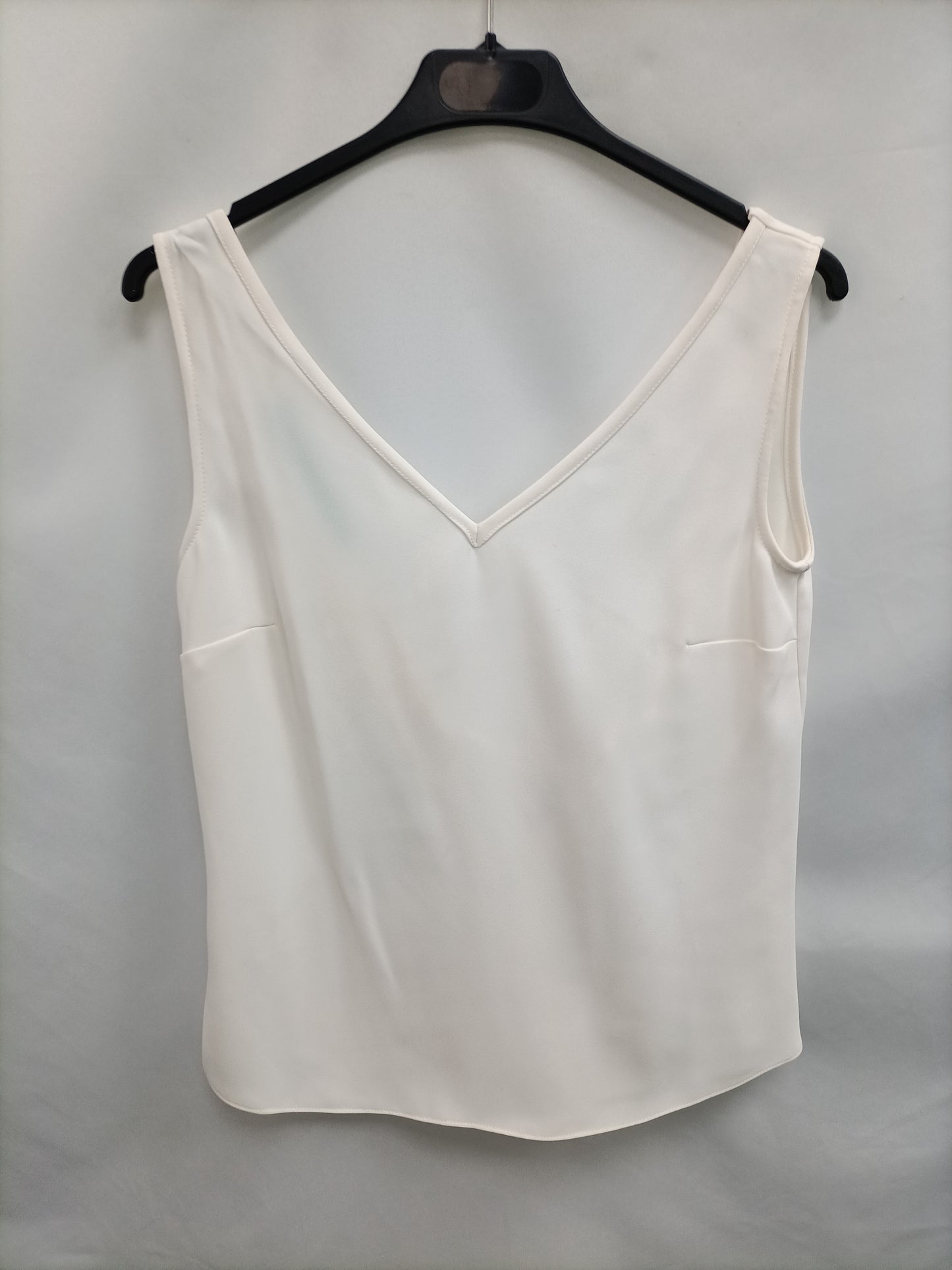 DAVID CHRISTIAN. Off-white lace-up top, size 36