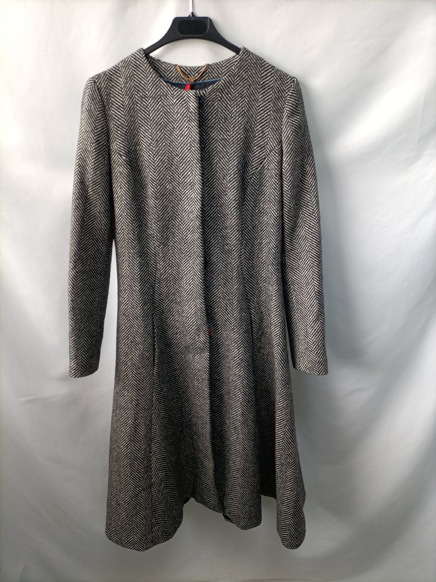 EL GANSO. Abrigo espiga de vestir T.38