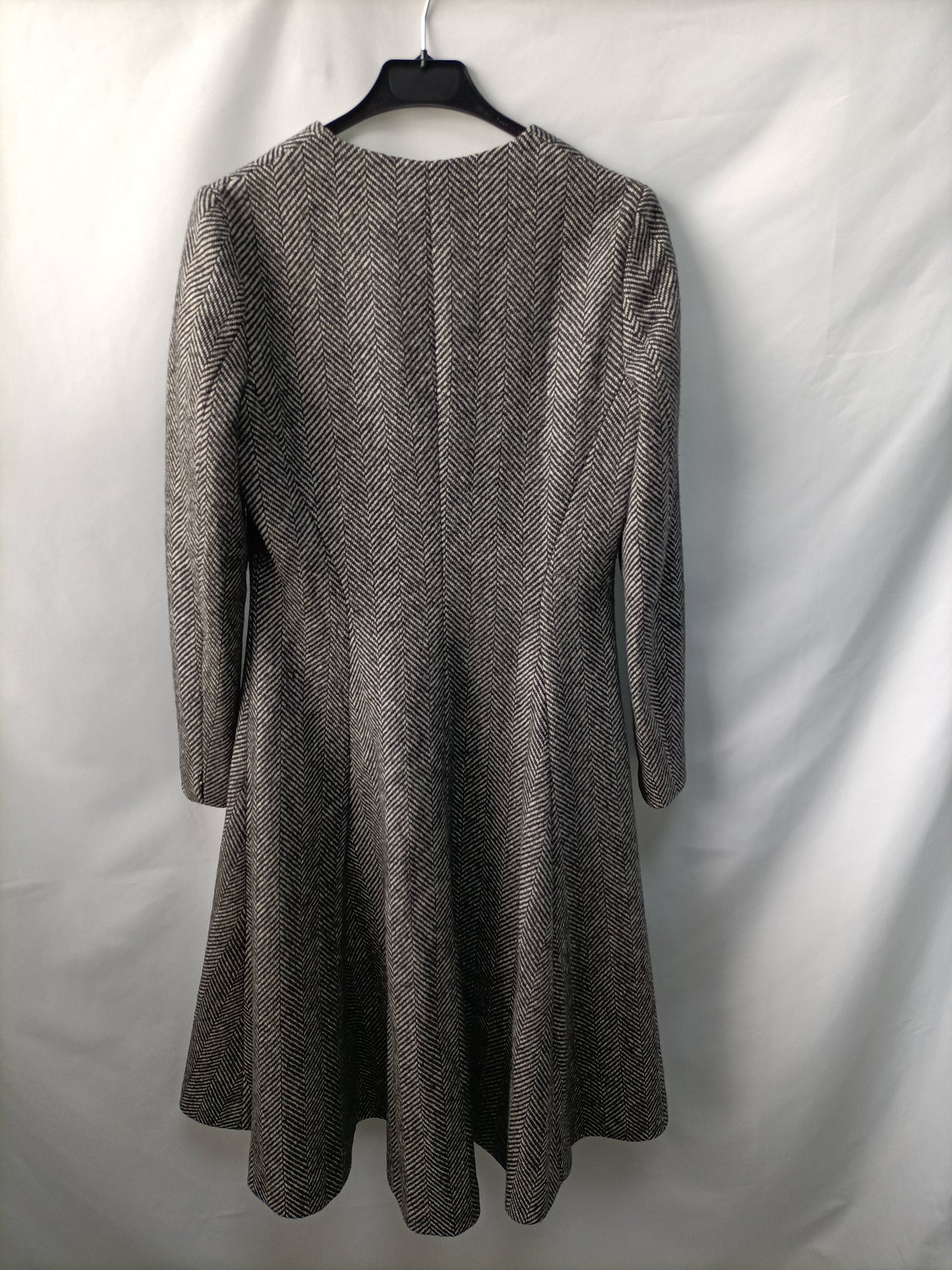 EL GANSO. Abrigo espiga de vestir T.38