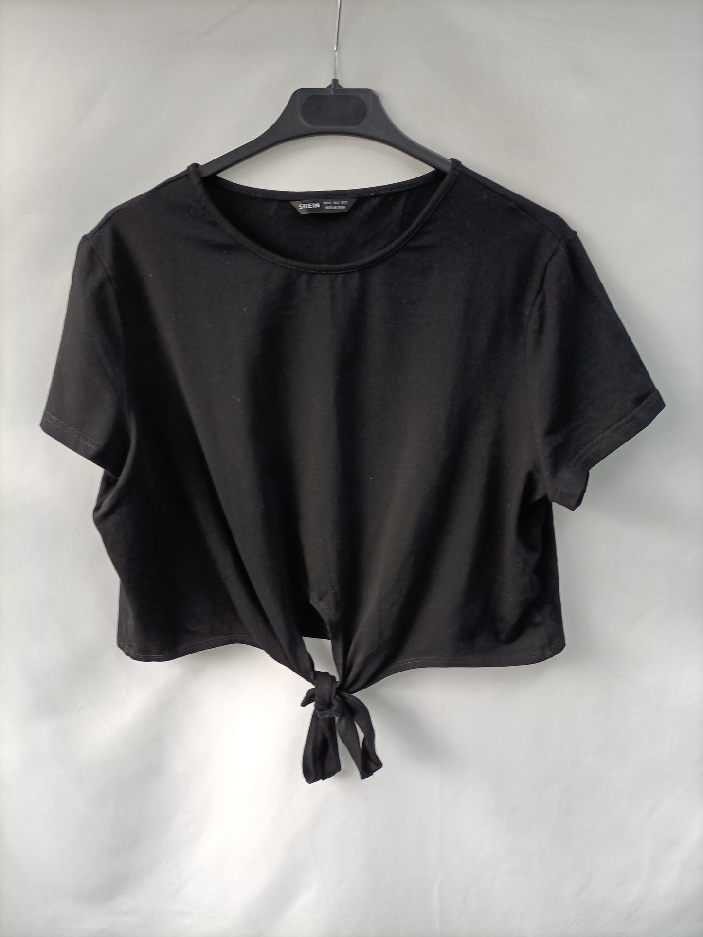 SHEIN. Camiseta negra lazada T.xl