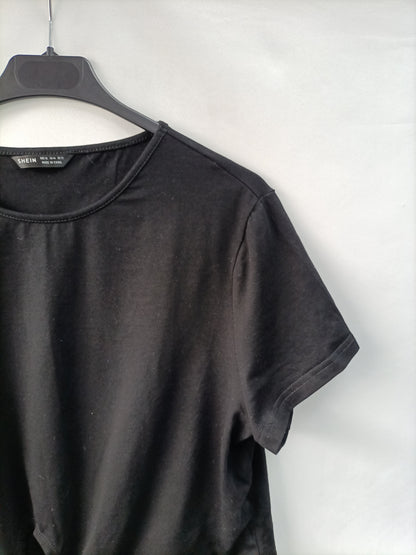 SHEIN. Camiseta negra lazada T.xl
