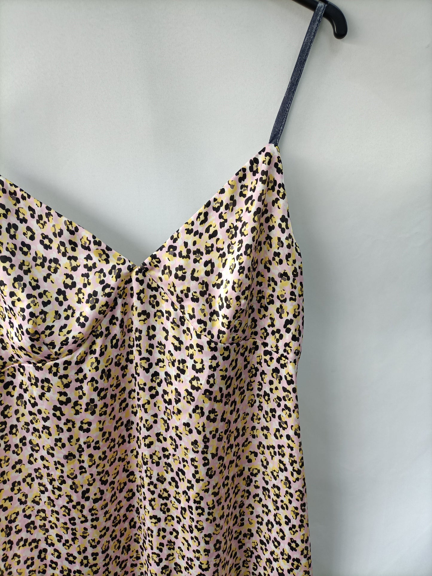 TOPSHOP.Vestido midi lencero T.40 (corresponde a 36)