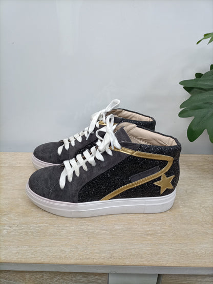 MIM SHOES. Zapatillas botita T.39